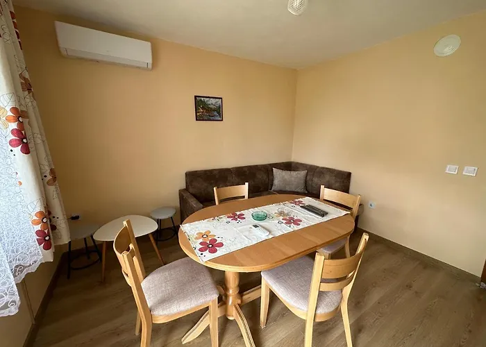 Sea Lena Apartment *