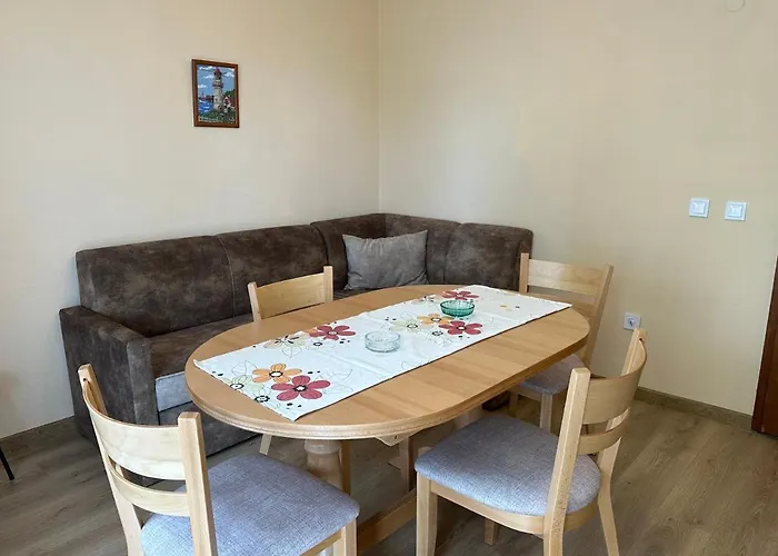 Sea Lena Apartment *